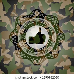 like icon on camo texture