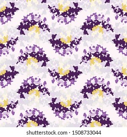 Lilac tie dye broken wavy stripe background. Seamless pattern wax print bleached resist background. Irregular striped dip dyed batik textile. Variegated textured abstract wave trendy fashion all over.