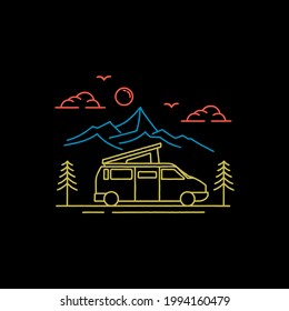 Logo de Line art Camper van, emblemas y insignias. tienda de campaña y silueta forestal. Ilustración de vehículos recreativos