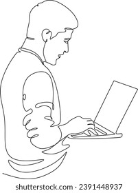  hinter dem Computer konzentrierte Bürofachkunde