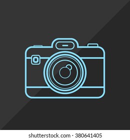 Line art vintage camera icon. Vector illustration