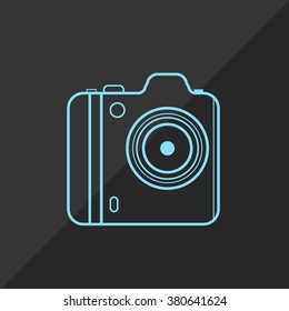 Line art vintage camera icon. Vector illustration