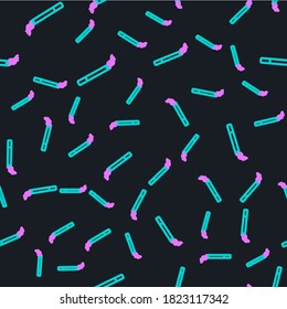 Icono de cigarrillo de línea aislado patrón sin fisuras en fondo negro. Señal de tabaco. Símbolo de tabaco.  Ilustración vectorial