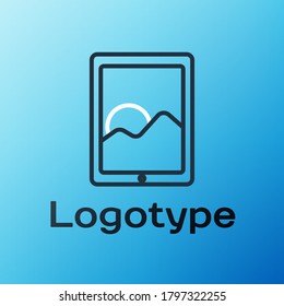 Icono de tableta gráfica de línea aislado en fondo azul. Concepto de esquema colorido. Ilustración vectorial