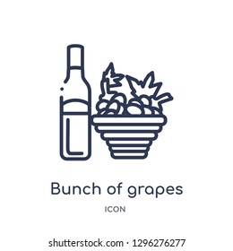 Linear bunch of grapes icon from Drinks outline collection. Thin line bunch of grapes icon vector isolated on white background. bunch of grapes trendy illustration