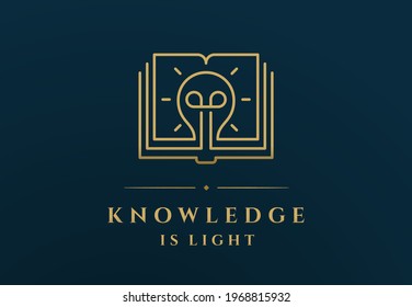 Lineares goldenes Buch mit Glühbirne, das auf dem Banner des dunkelblauen Unterrichtsdienstes über die Inschrift "Knowledge Is Light"dargestellt ist