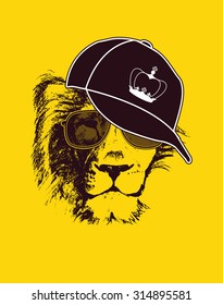 lion head. hand drawn. Grunge vector illustration