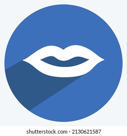 Lippen-Symbol im trendigen, langen Schattenstil einzeln auf hellblauem Hintergrund