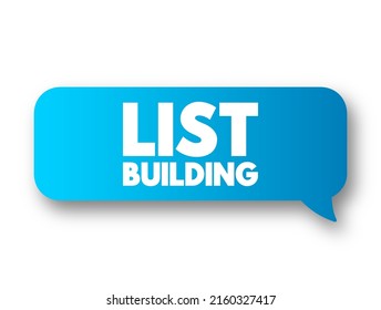 Edificio de listas - proceso de recolección de direcciones de correo electrónico de visitantes y clientes, burbuja de mensajes de concepto de texto