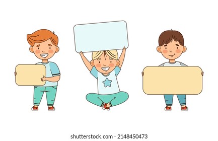 Pequeño niño sentado y parado con un juego de iluminación vectorial sin formato