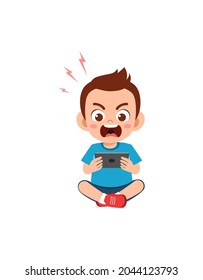 niño pequeño usando teléfono móvil y enojado