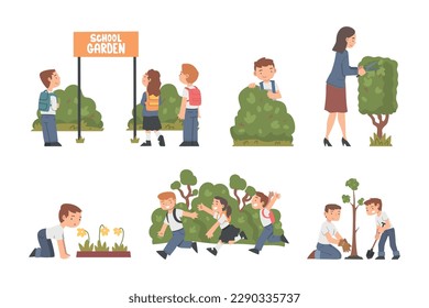 Niños pequeños con mochila se dedican a la jardinería escolar con un juego de vectores para profesores