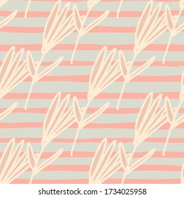 Flores pequeñas sin fisuras en el estilo de esbozo sobre fondo de rayas. Papel de flores. Diseño para tela, impresión textil, papel de envoltura, cubierta. Ilustración vectorial de arte naïve.