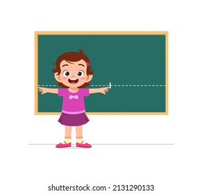 little girl measure width using hand stretch