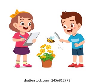 little kid use magnifying glass to observe bee