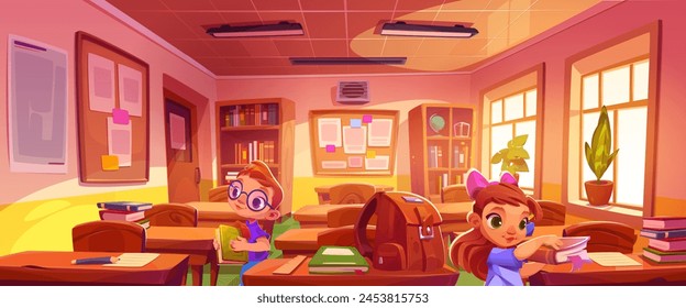 Niños pequeños con libros en el aula. Ilustración vectorial de dibujos animados de niño lindo y niña en el interior de clase con ventanas Grandes, escritorios y sillas de madera, tablero de anuncios y suministros.