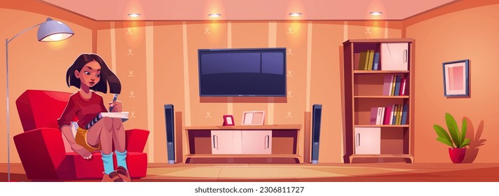 Muebles de salón y muchacha sentada en sillón y aprendiendo. Una mujer en un acogedor apartamento moderno se sienta sola y escribe en un cuaderno con lámpara. Estilo de vida adolescente en casa. Tv y fondo de pantalla de luz interior