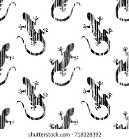 Lizards - Grunge Pattern With Vertical Shading Stylized Animals