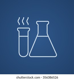 Icono de línea de equipos de laboratorio para web, móviles e infografías. Icono azul claro del vector aislado en fondo azul.