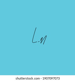 Logo manuscrito de fondo azul Lm