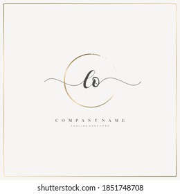 LO Initial Letter handwriting logo hand drawn template vector, logo for beauty, cosmetics, wedding, fashion and business	