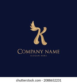 Alfabeto de logotipo con degradado de alas doradas 