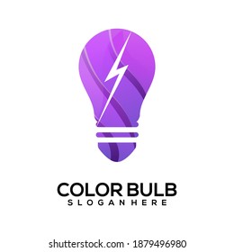 Bombilla de logotipo con diseño de vectores de gradiente de color brillante