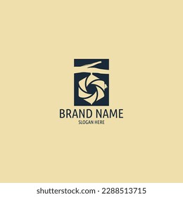 A logo for a business in the field of photography, especially photographers who like nature. This logo is intended for those who have a hobby of photographing objects in the wild