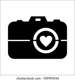 logo camera with heart. Concept photography with love.
silhouette for cutting and printing on t shirts