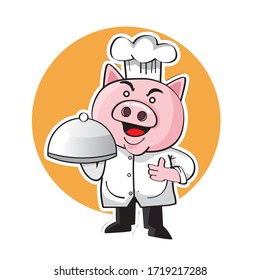 El famoso chef de cerdo es simpático y tiene un delicioso plato de carne de cerdo