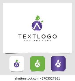 logotipo Um design com um capacete guerreiro espartano em cima de um escudo com um elemento geométrico centrado. Ideal para empresas que buscam uma identidade forte e criativa com um toque de força clássica.