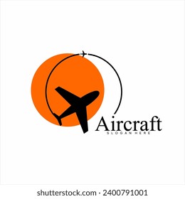Ilustración del diseño del logo de un avión despegando con un sol y una luna creciente en el espacio negativo.