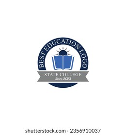logotipo con concepto educativo, vector de libros y éxito estudiantil