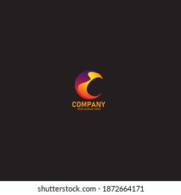 Logotipo Letra C curva logotipo redondeado, colores brillantes y vivos gradientes sobre fondo negro