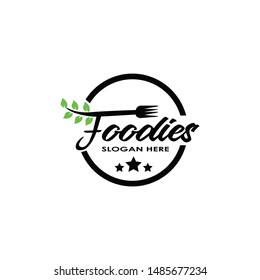 logo letter foodies with star for vector design