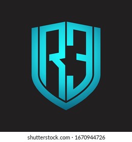 Monograma del logotipo RE con diseño de escudo de emblemas aislado con colores azules sobre fondo negro