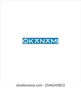 El logotipo dice OKANAMI en azul y sobre un fondo blanco