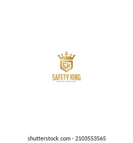 El logo del rey de seguridad es oro con un fondo de pezón y las letras SK (Rey de seguridad) en el medio del escudo.