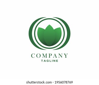 Ein Logo mit drei Blättern und einem Kreis, ideal für Unternehmen mit Umweltthemen