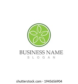 Logos von grünen Baumblätterökologie, Naturelement Vektorgrafik