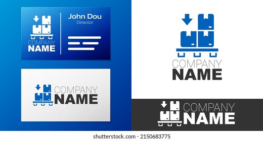 Logotipo Cajas de cartón en el icono de pallet aisladas en el fondo blanco. Caja de embalaje de cartón cerrado con signos frágiles. Elemento de plantilla de diseño de logotipo. Vector
