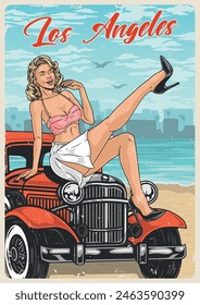 Pegatina vintage colorida de Los Ángeles con turista mujer que viaja en coche retro a lo largo de la Ilustración vectorial costera de California