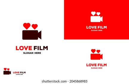 Diseño creativo del logotipo de película de amor, proyector con icono de amor