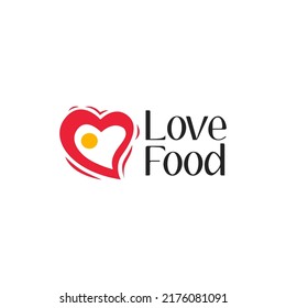 Logotipo de la comida de amor para los amantes del restaurante, el café y la comida con una combinación de huevo frito y corazón