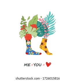 Tarjeta de saludo de amor, cita romántica con linda ilustración de una pareja en diferentes calcetines de color. La pareja de amor imprime con diseño de comillas. Yo más tú - amor. Ilustración vectorial, flores en medias.