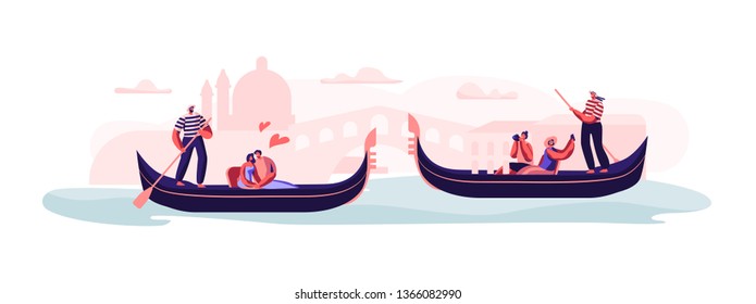 Amor en Venecia. Felices Parejas enamoradas sentadas en góndolas con góndoliers flotando en el canal, abrazándose, haciendo foto de visitas turísticas de viaje o un viaje romántico en Italia. Ilustración de vectores planos de caricaturas