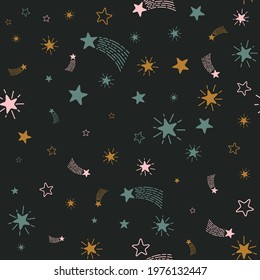 Lovely shooting stars meteor shower vector seamless pattern. Simple cosmic hand drawn doodle shooting stars. Cute meteor rain seamless pattern kids design. Baby shower gift wrapping.