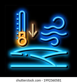 low arctic temperature neon light sign vector. Glowing bright icon low arctic temperature sign. transparent symbol illustration