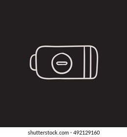 Icono de esbozo vectorial de batería de baja potencia aislado en el fondo. Icono de batería de baja potencia dibujado a mano. Icono de esbozo de batería de baja potencia para infografía, sitio web o aplicación.