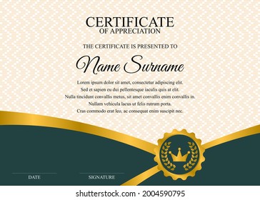 Luxus-Zertifikat der Wertschätzung Template Design mit Golden Crown Badge.